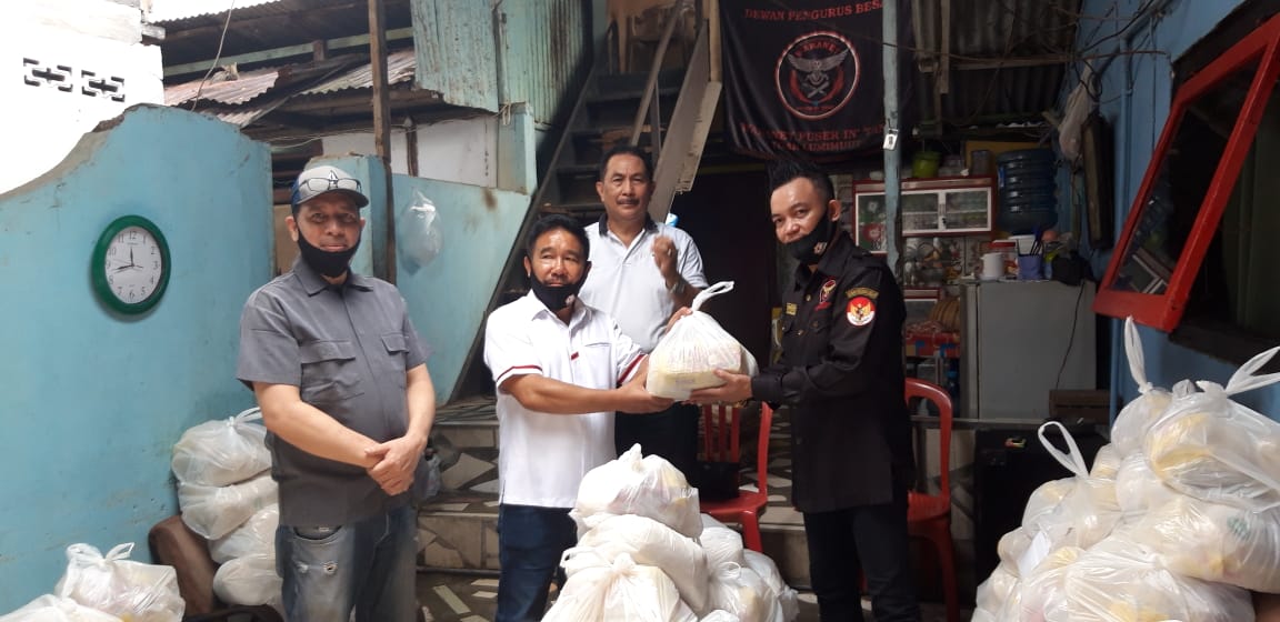 Kadin Sulut Bantu Anggota Waraney Puser In’Tana Terdampak Covid-19